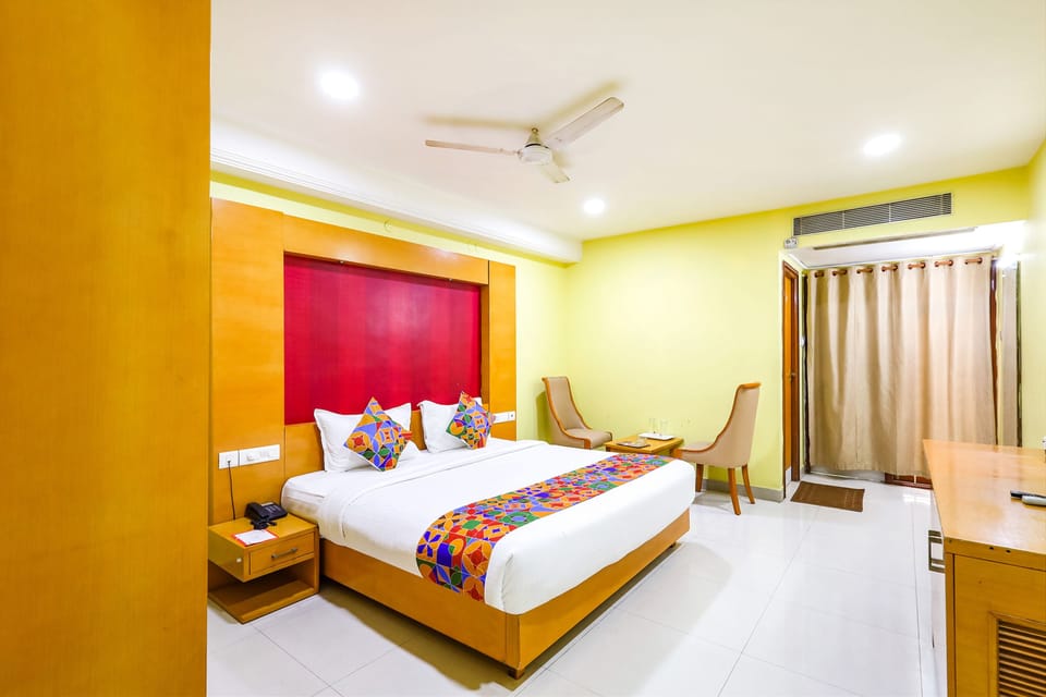 Egyptian cotton sheets, premium bedding, in-room safe, free WiFi
