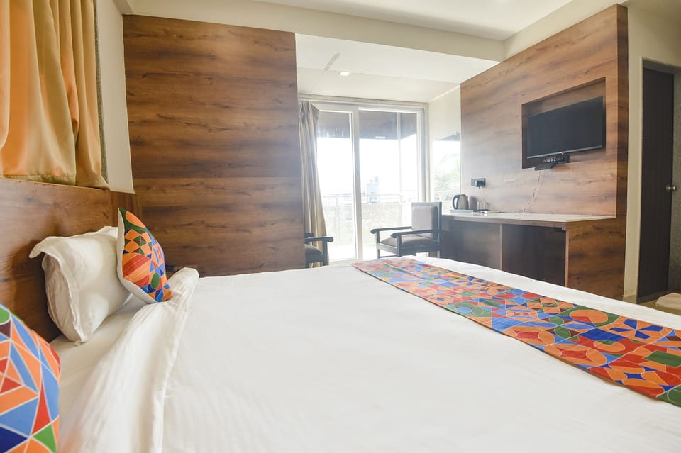 Egyptian cotton sheets, premium bedding, in-room safe, free WiFi