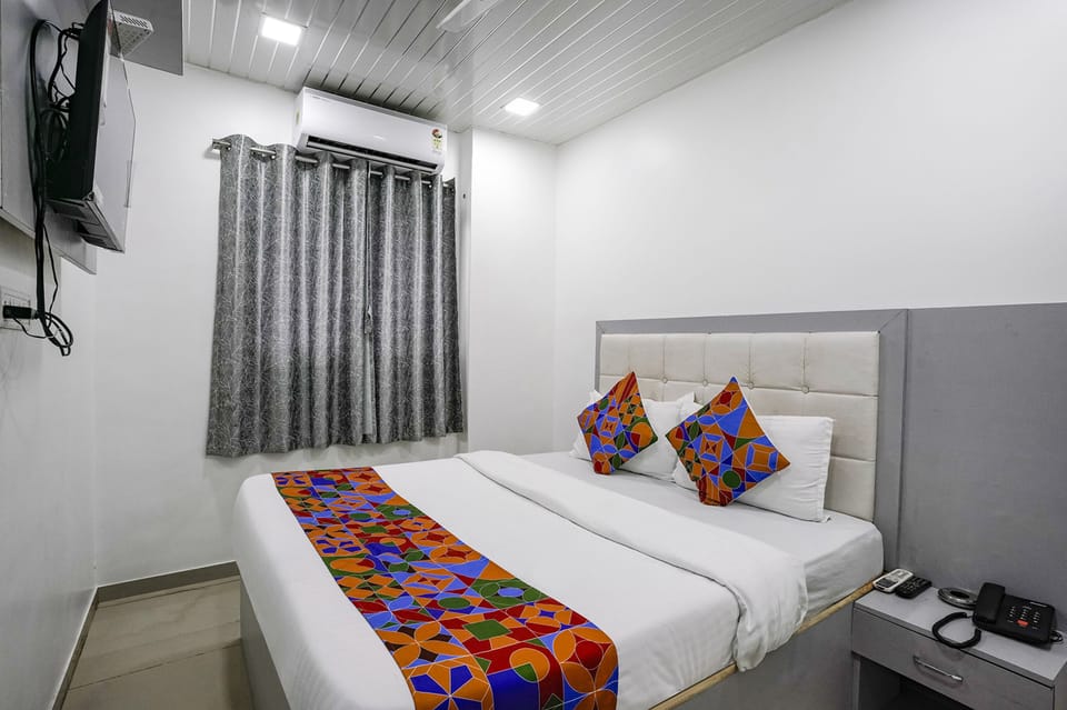 Egyptian cotton sheets, premium bedding, in-room safe, free WiFi
