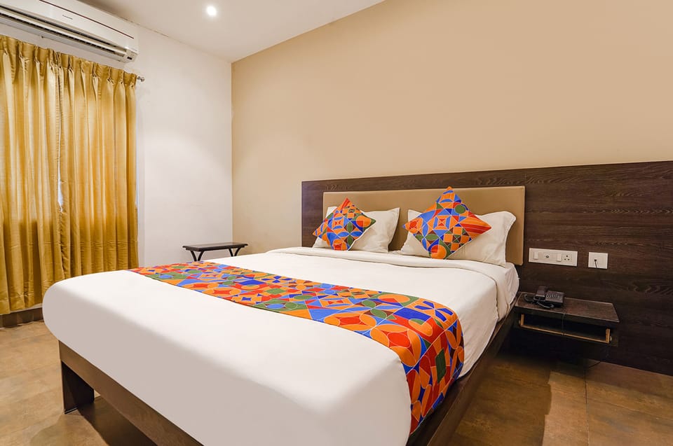 Egyptian cotton sheets, premium bedding, in-room safe, free WiFi