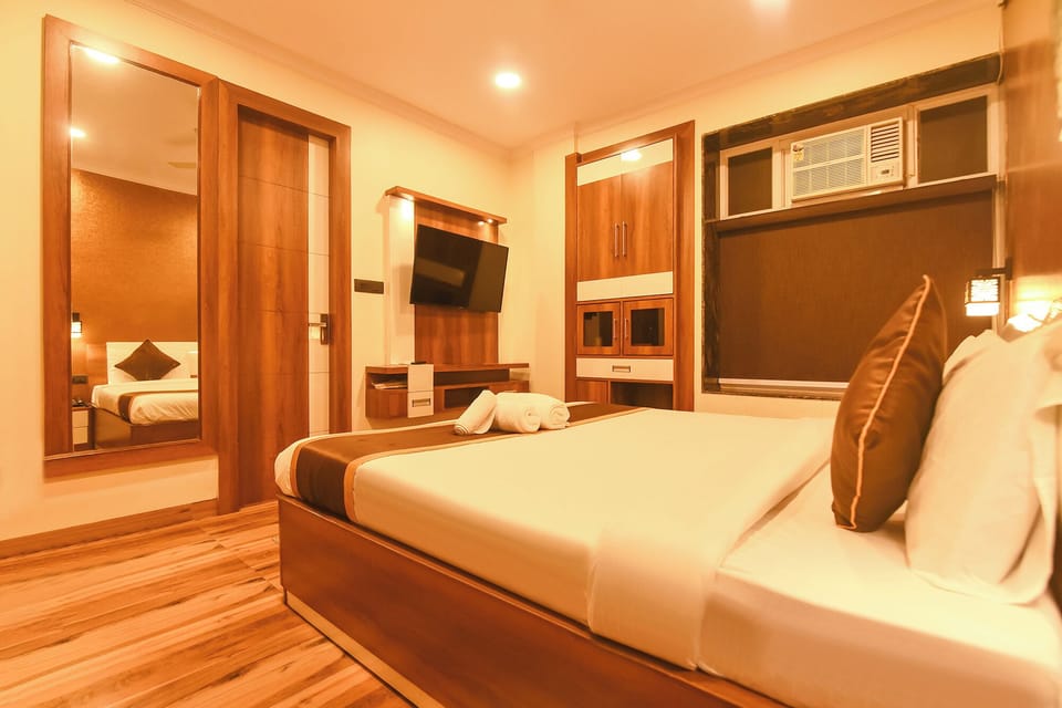 Egyptian cotton sheets, premium bedding, in-room safe, soundproofing