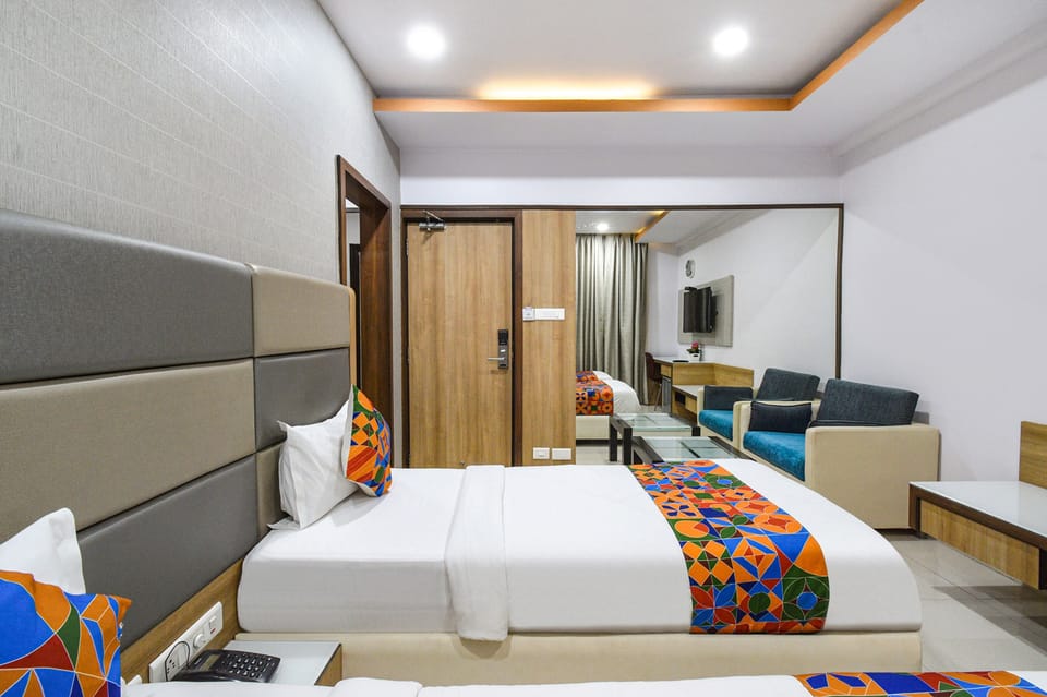 Egyptian cotton sheets, premium bedding, in-room safe, free WiFi