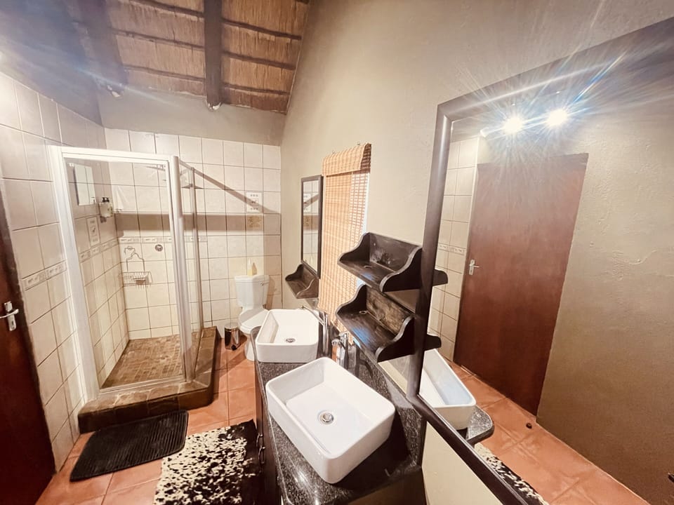 Luxury Tent, 1 Queen Bed | Bathroom