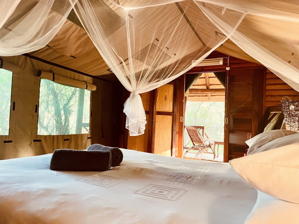 Luxury Tent, 1 Queen Bed | In-room safe, rollaway beds (surcharge), bed sheets
