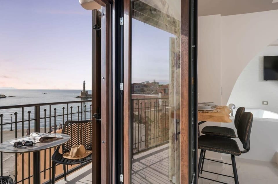 Bright Room with Stunning Outlook