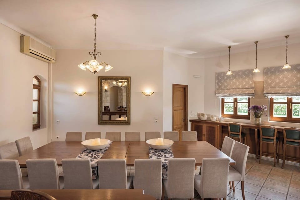 Spacious Contemporary Dining Space Designed for Togetherness
