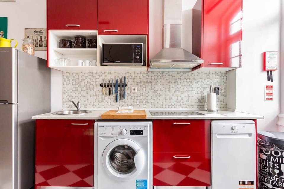 20 ❤️LDapartments.pt "Joao is the best!! Great communication, he started with a very quick and detailed overview of Lisbon. [...] We hope to stay at the apartment again on our next trip." Robin - 2019 Jul