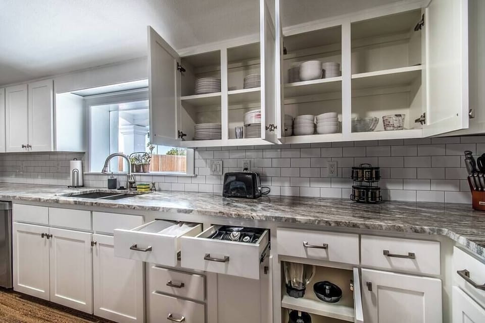 House 2 - Full Kitchen 