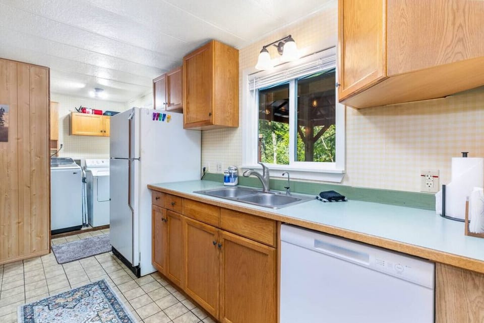 Kitchen -Refrigerator, Double Sink, Dishwasher, Washer/Dryer