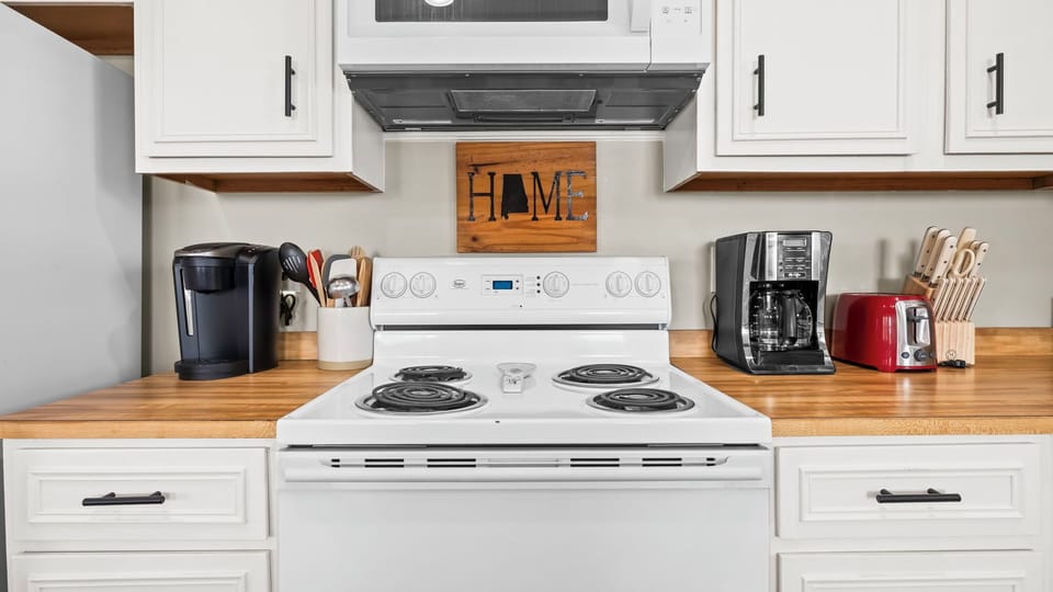 BHive - Fully equipped kitchen.