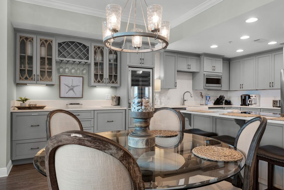 Dining to kitchen view