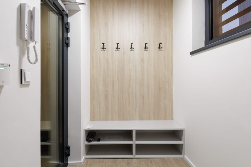 Handrails in hallways