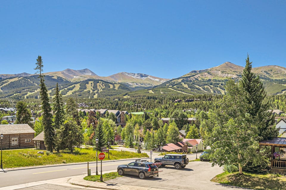 Townhome, 3 Bedrooms | Parking