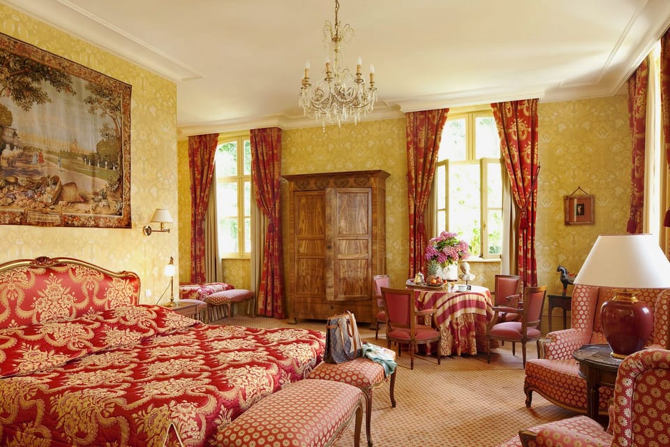 Family Room | Premium bedding, minibar, in-room safe, desk