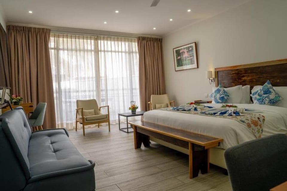 Deluxe Double Room | In-room safe, desk, laptop workspace, blackout drapes