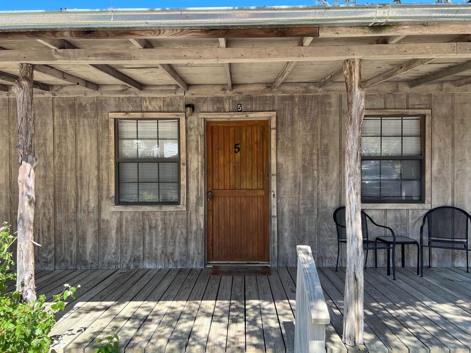 Exterior Red Oak Cabins 5 