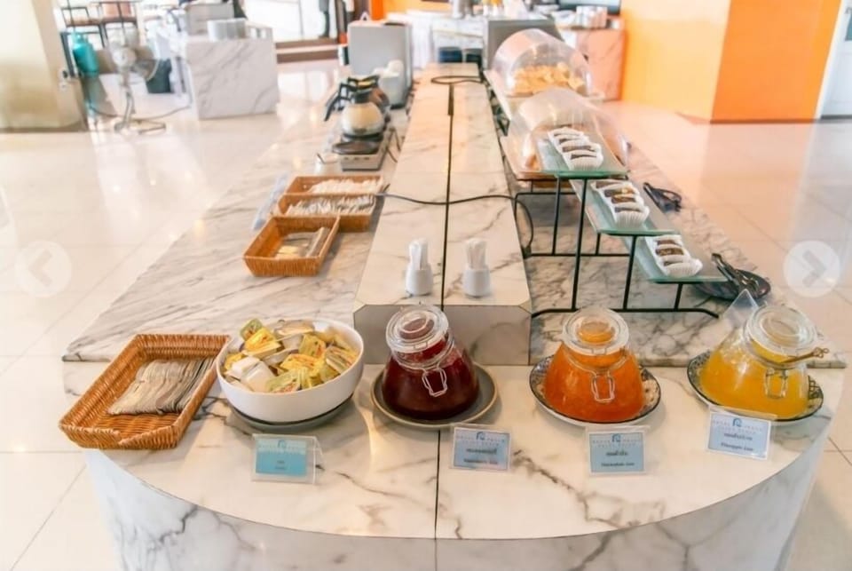 Daily buffet breakfast for a fee