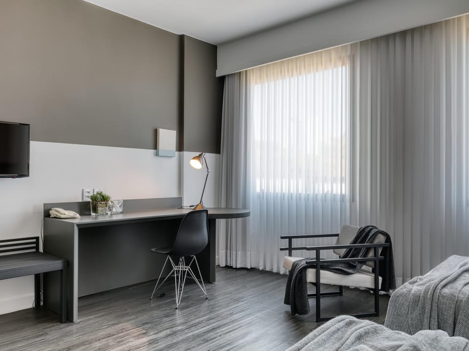 Premium bedding, minibar, in-room safe, soundproofing