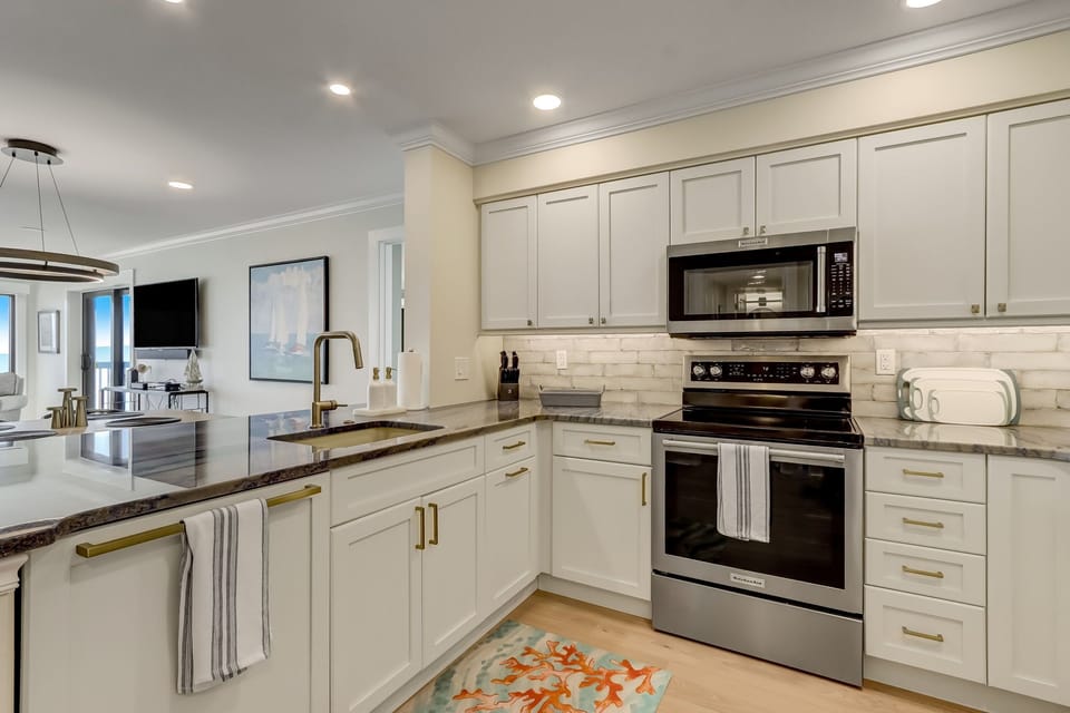 Quartz Countertops and Custom Cabinetry