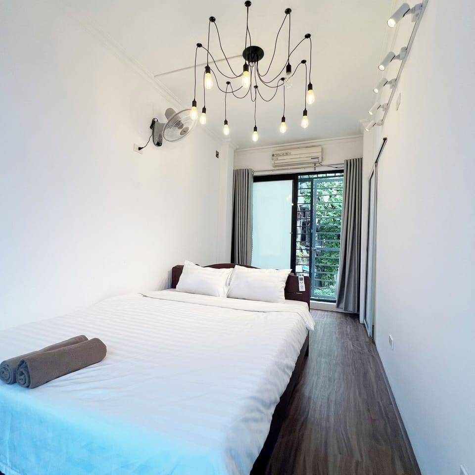 Design Double Room | Individually decorated, individually furnished, desk, iron/ironing board