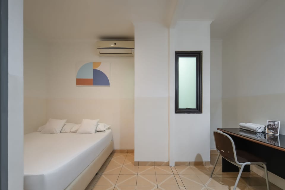 1 bedroom, desk, laptop workspace, free WiFi