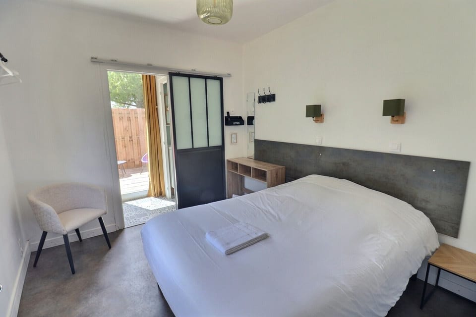 Standard Double Room | Soundproofing, free WiFi, bed sheets