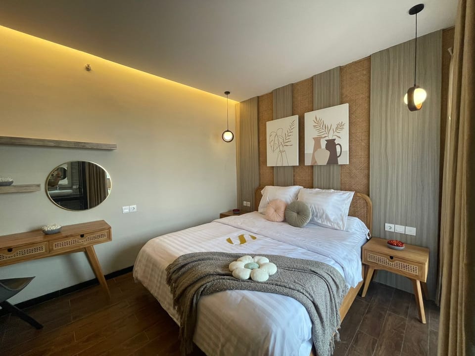 Deluxe Double Room | Individually furnished, desk, laptop workspace, soundproofing