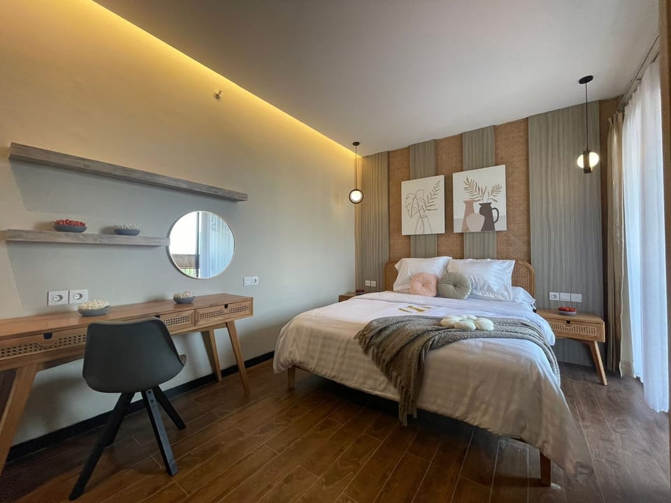 Deluxe Double Room | Individually furnished, desk, laptop workspace, soundproofing