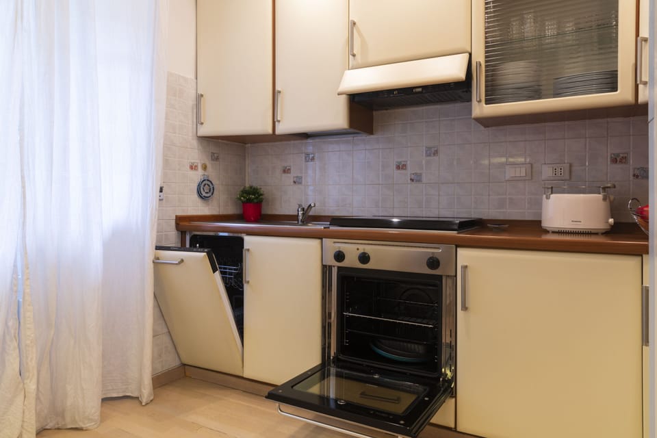Comfort Apartment | Private kitchen | Fridge, oven, dishwasher, espresso maker
