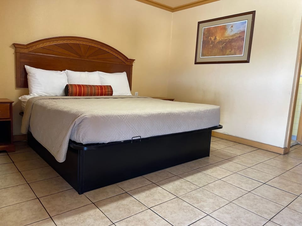 Basic Single Room | Free WiFi