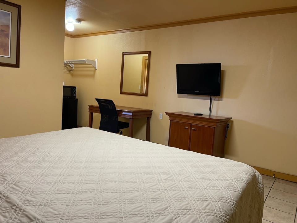 Basic Single Room | Free WiFi