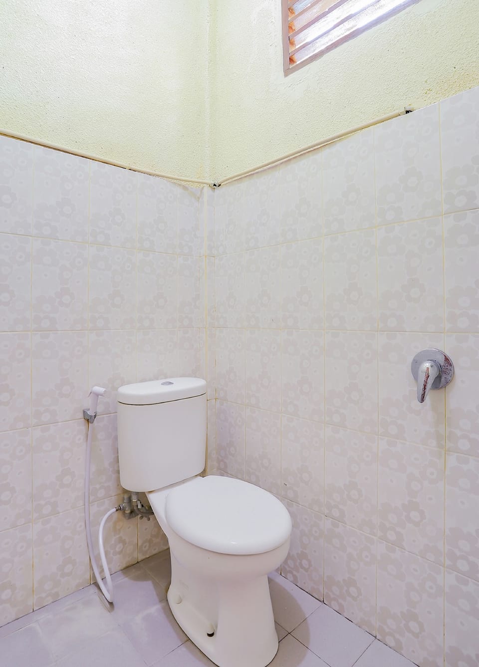 Standard Double Room | Bathroom | Shower, towels