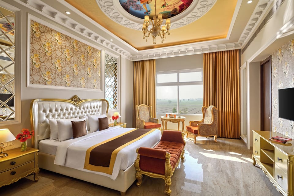 Executive Double Room | In-room safe, desk, laptop workspace, blackout drapes