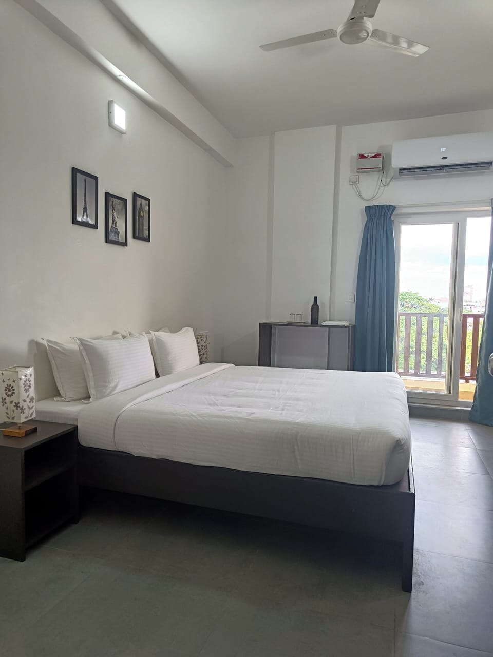 Premium Studio, Balcony, City View | Desk, laptop workspace, soundproofing, bed sheets