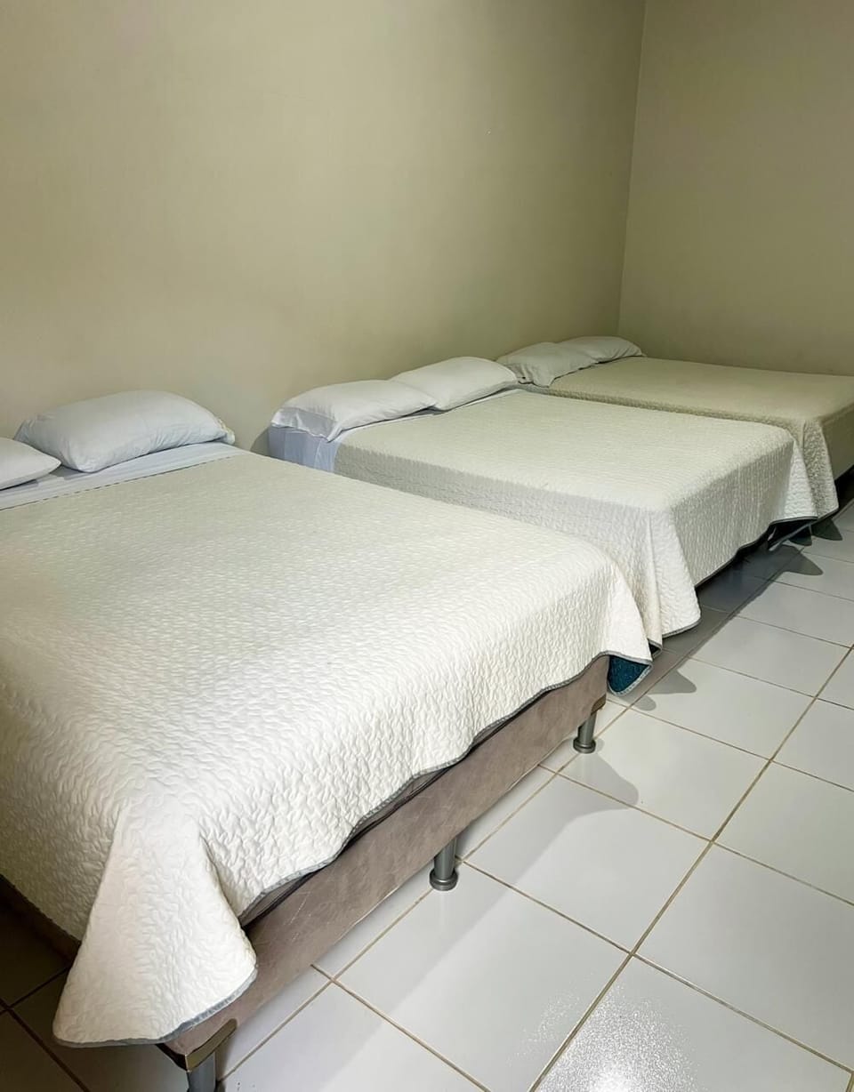 Triple Room | WiFi (free), bed sheets