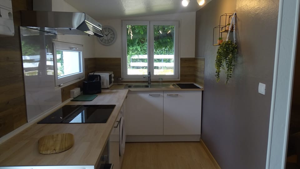 Family Double Room | Private kitchen | Full-size fridge, microwave, oven, espresso maker