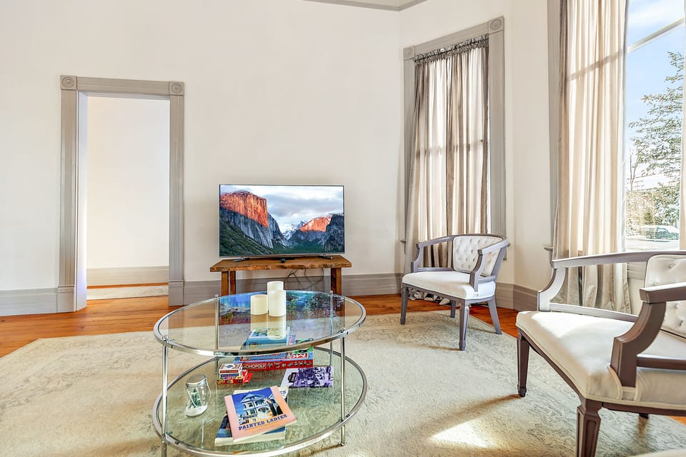 Luxury House, 2 Bedrooms, Bathtub, Garden Area | Living area