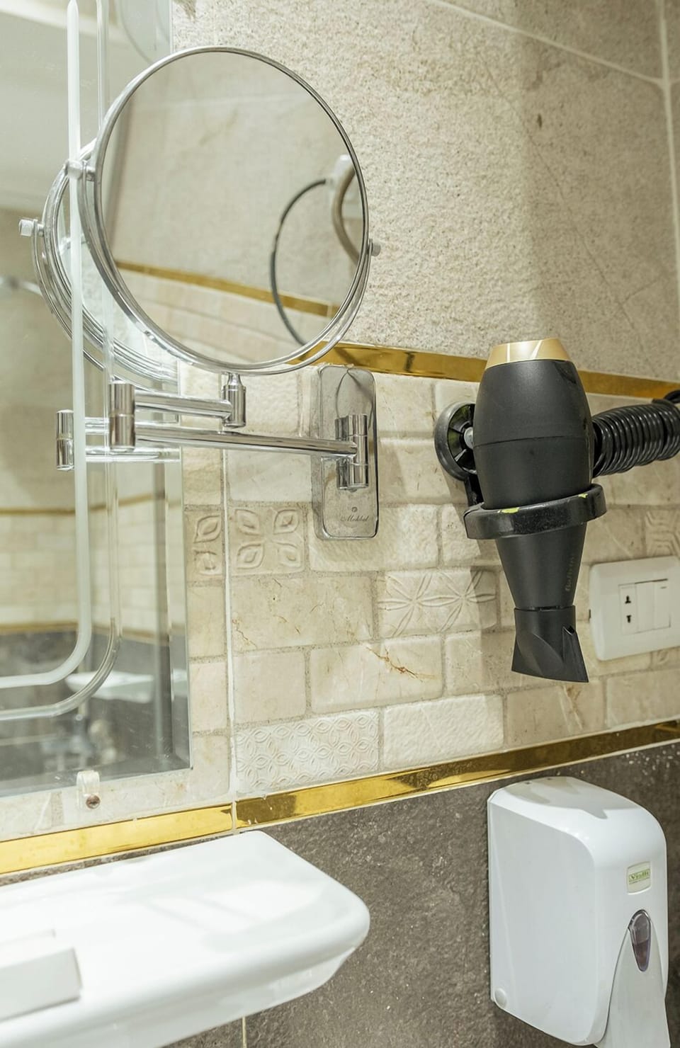 Bathtub, deep soaking tub, designer toiletries, hair dryer