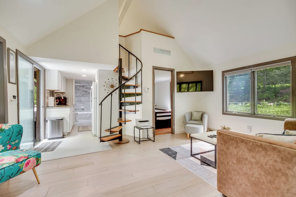 Living Room | Split A/C & Heat | Smart TV