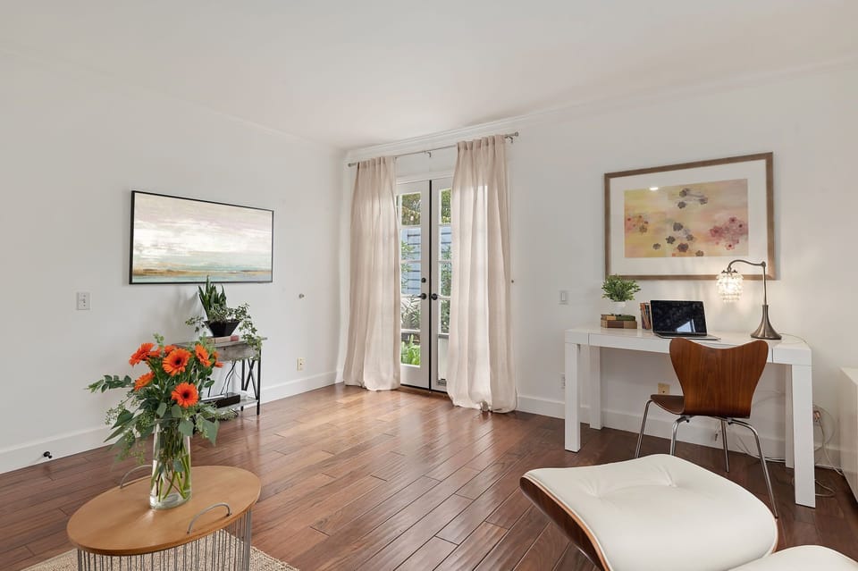 Curtains can be closed if used as third bedroom