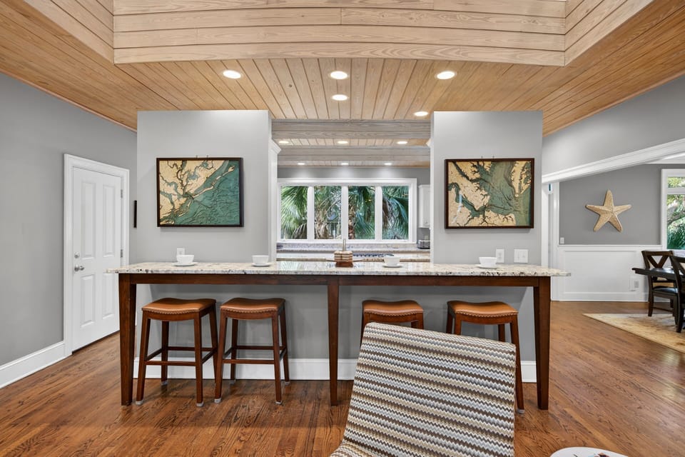 4 Bar Stools at Kitchen Bar