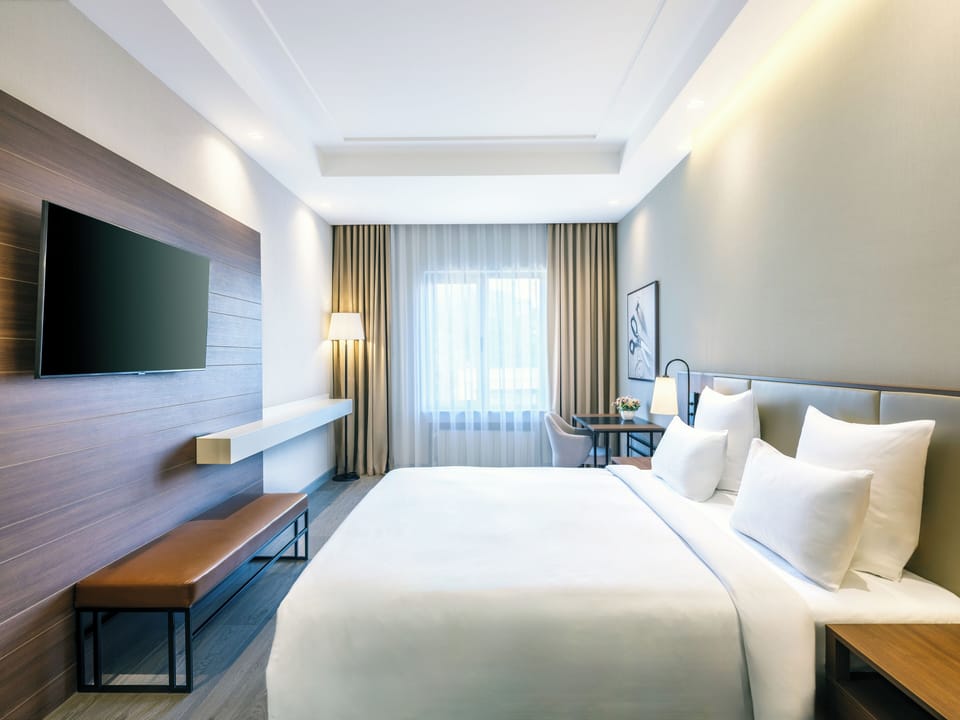 Superior Double or Twin Room, 1 Bedroom, Non Smoking, City View | Premium bedding, minibar, in-room safe, desk