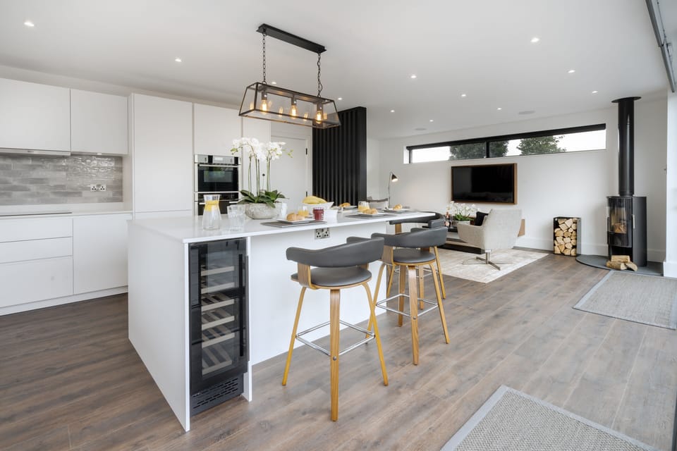 Stylish Kitchen with Breakfast / Dining Area & Wine Cooler