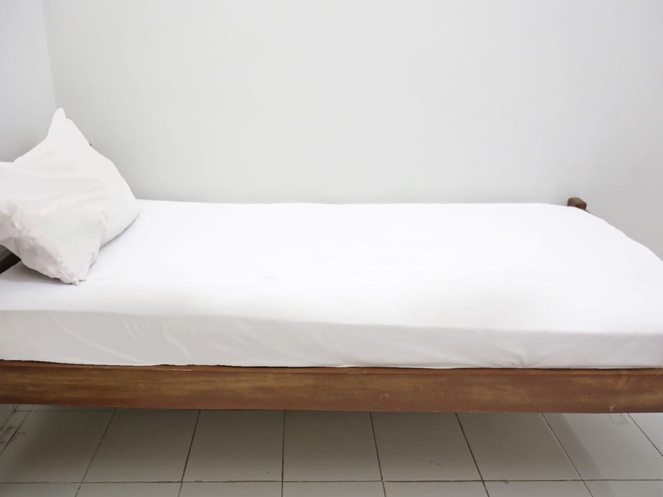 Standard Single Room | Free WiFi, bed sheets