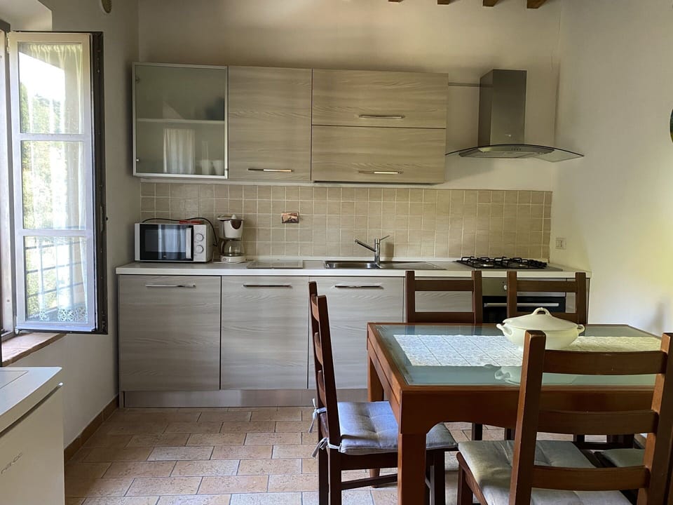 Autumn, Kitchen, Living Room, Spring, Summer