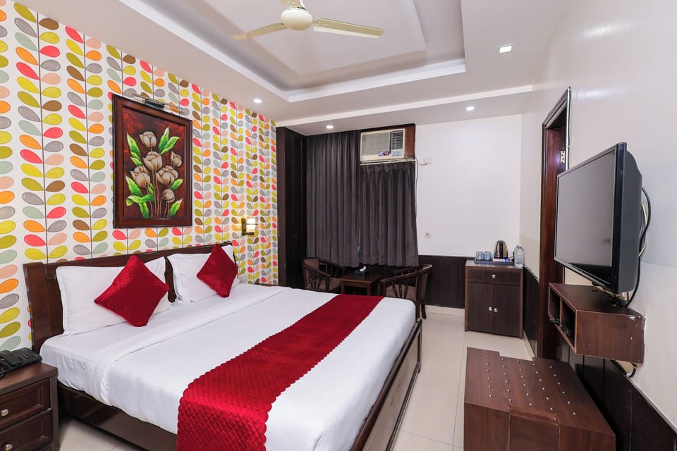 Deluxe Double Room | Egyptian cotton sheets, premium bedding, memory foam beds, in-room safe