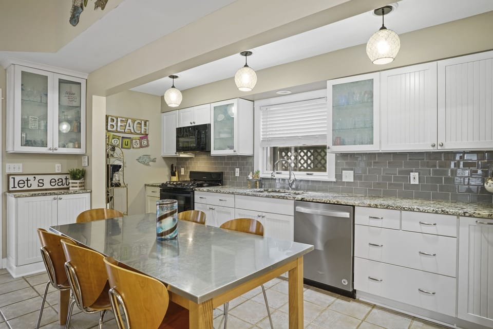 Main Level | Kitchen