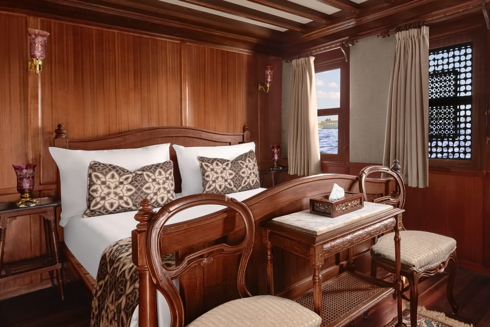 Deluxe Cabin | In-room safe, iron/ironing board