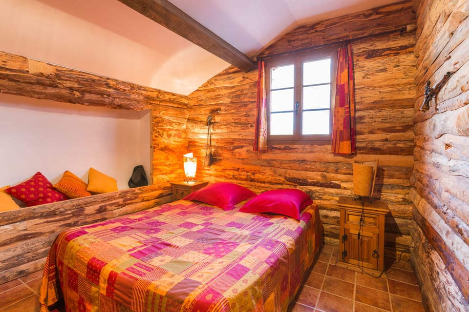 Standard Suite, Ensuite (Cowboy) | Individually decorated, individually furnished, free WiFi, bed sheets