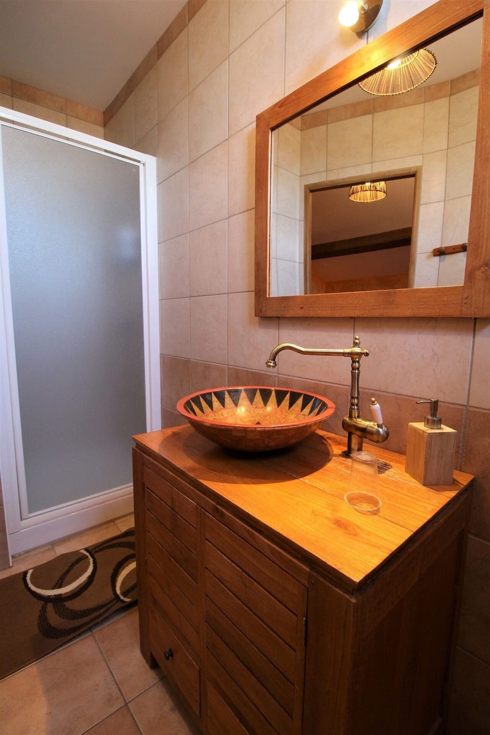 Standard Double Room, Ensuite (Indienne) | Bathroom | Shower, hair dryer, towels